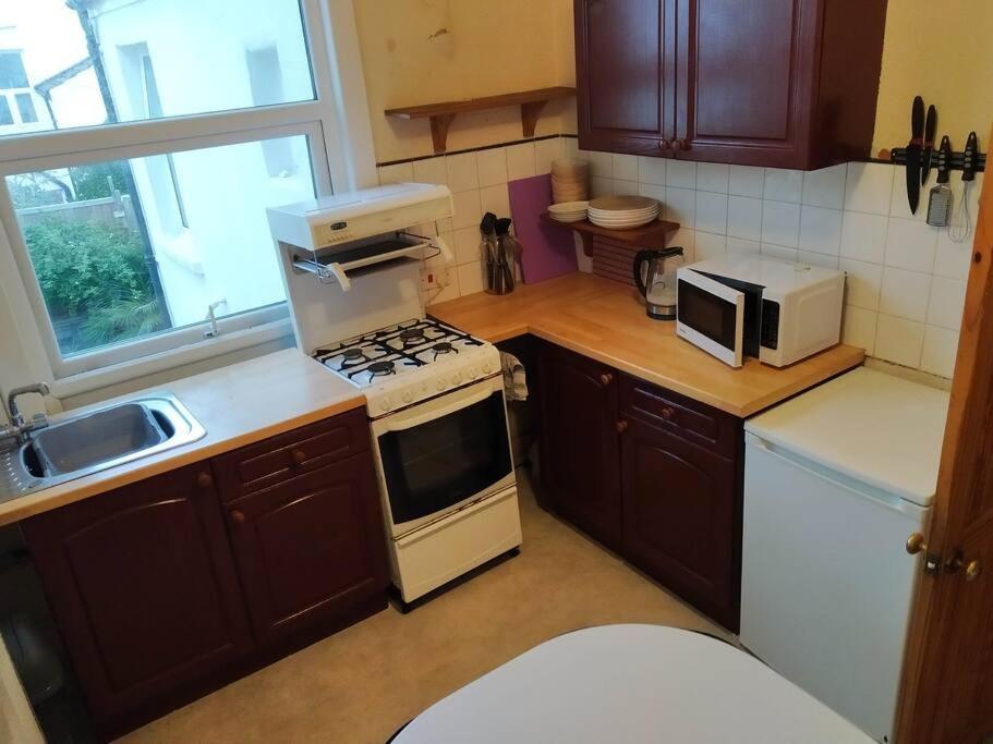 Spacious 2 Bed Maisonette Near Town, That Sleeps 6 Hove Exterior foto